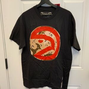 Mitchell & Ness Black Atlanta Hawks Tee with Red and Tan Logo